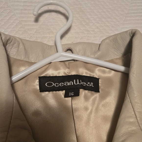 Oceanwest Vest - Picture 2 of 6
